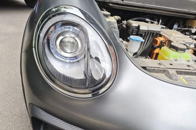 Used ORA Good Cat 2024 401 km Range Luxury Version 135 kW Right Front Headlight