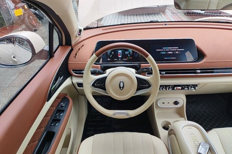 Used ORA Good Cat 2024 401 km Range Luxury Version 135 kW Steering Wheel