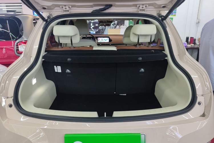 Used ORA Good Cat 2024 401 km Range Luxury Version 135 kW Trunk