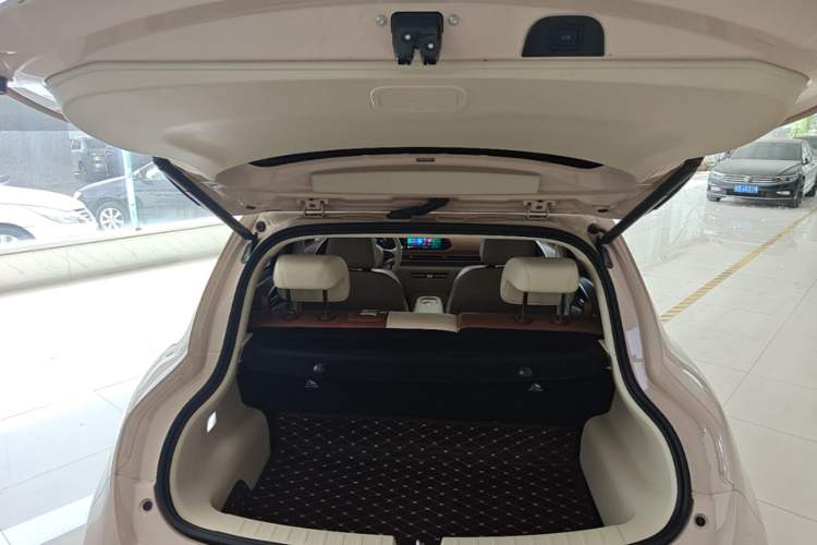 Used ORA Good Cat 2024 401 km Range Luxury Version 135 kW Trunk