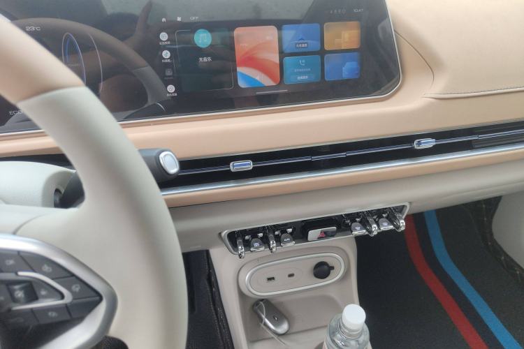 Used ORA Good Cat 2024 401 km Luxury Version Audio And AC Panel
