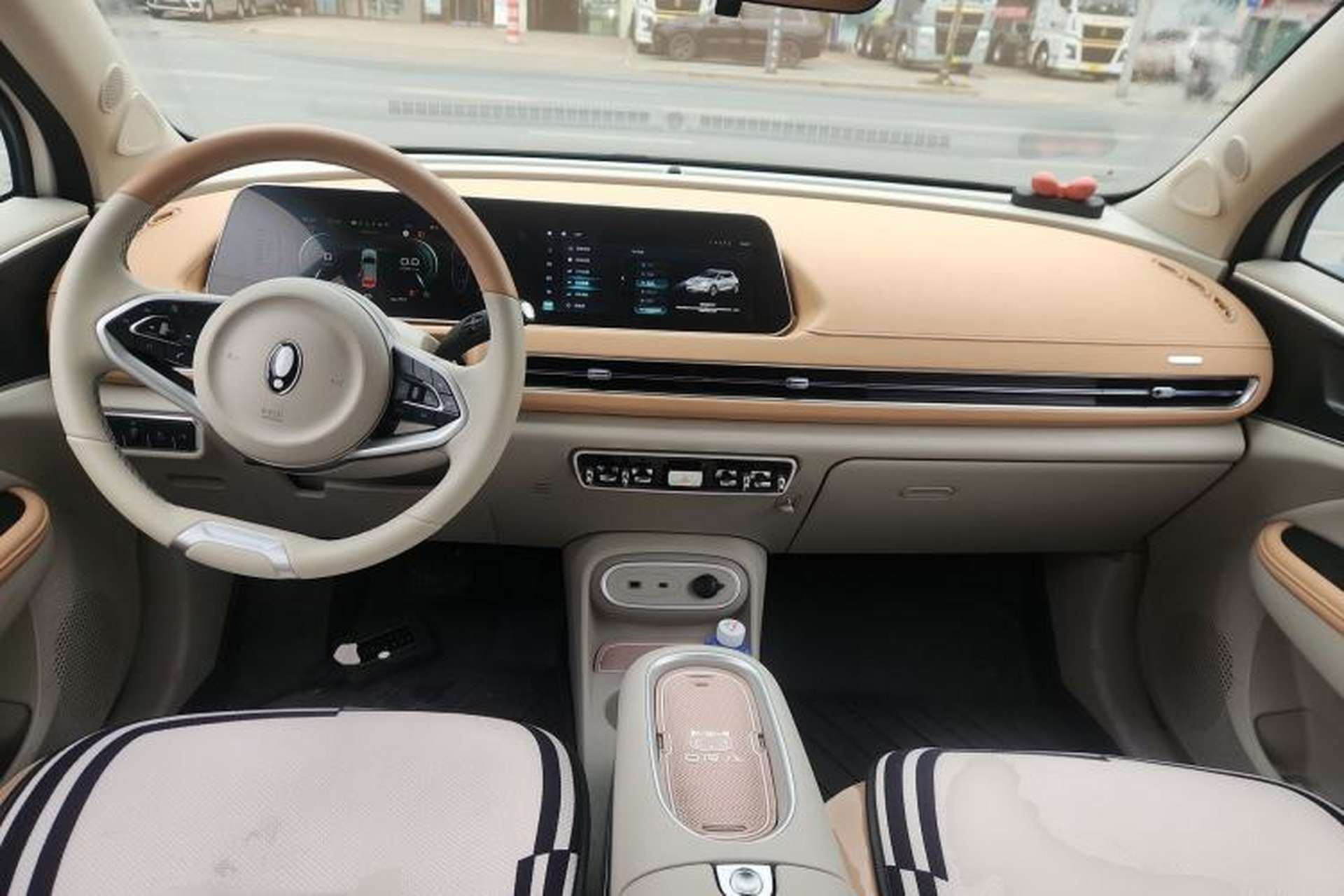 Used ORA Good Cat 2024 401 km Luxury Version Center Console