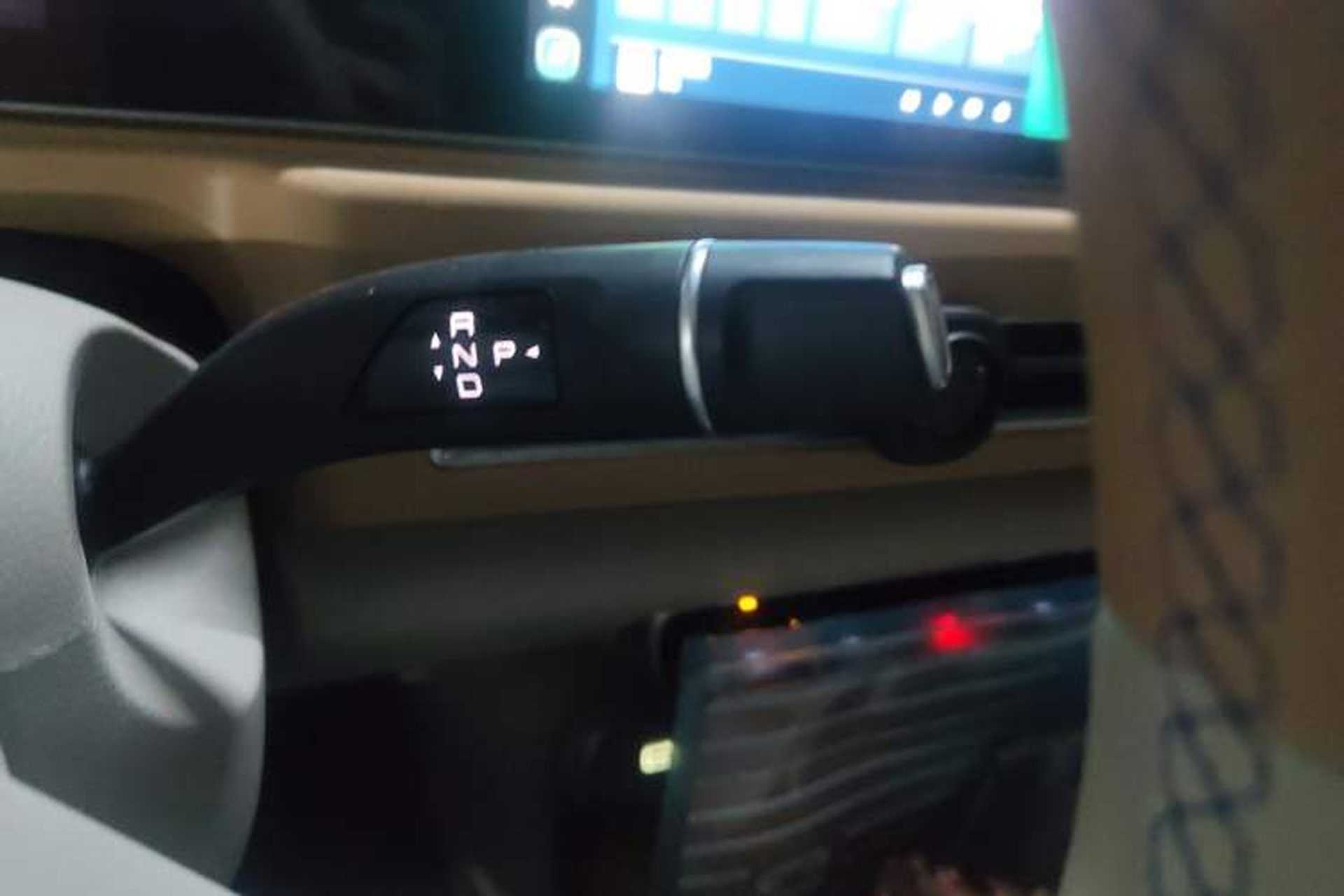 Used ORA Good Cat 2024 401 km Luxury Version Gear Lever
