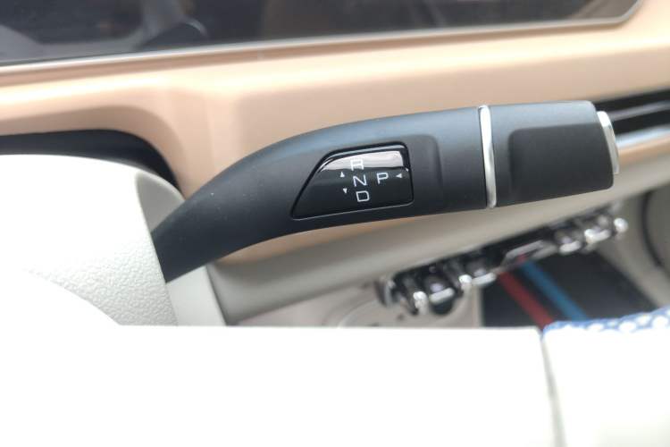 Used ORA Good Cat 2024 401 km Luxury Version Gear Lever