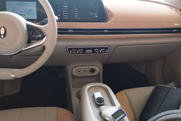 Used ORA Good Cat 2024 401 km Range Luxury Version 135 kW Gear Lever
