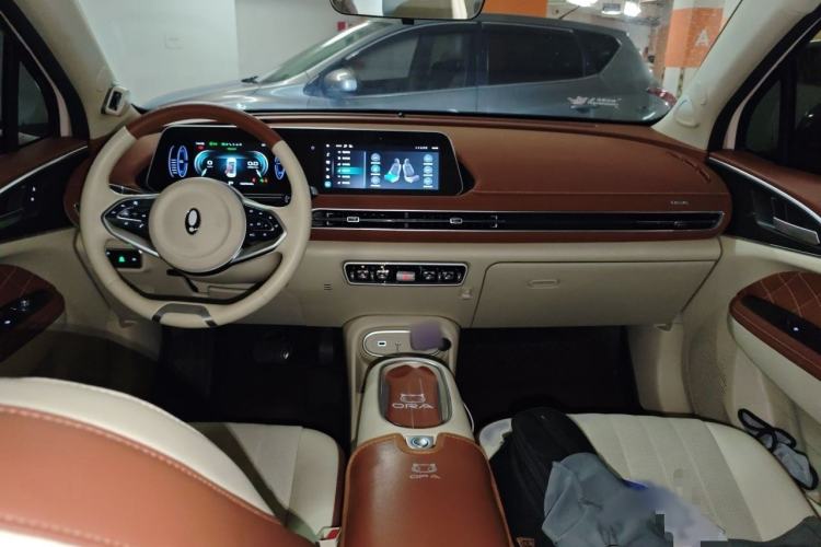 Used ORA Good Cat 2024 401 km Range Luxury Version 135 kW Interior 2