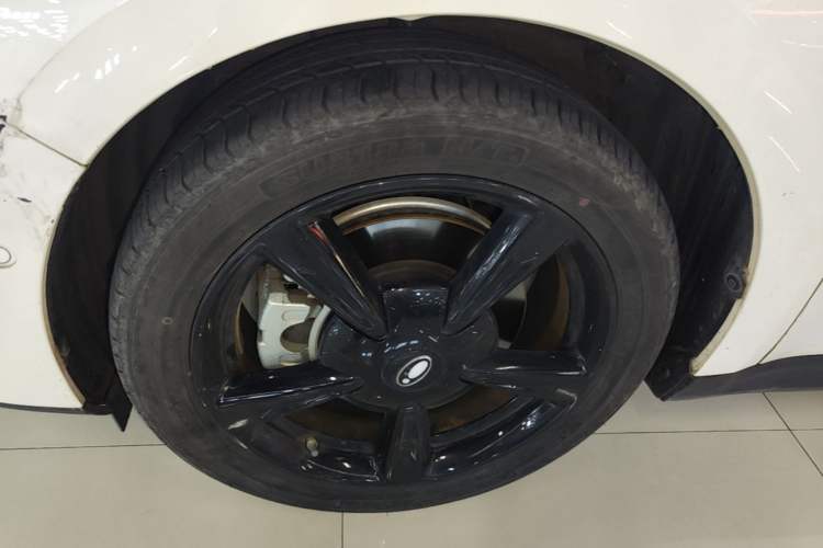 Used ORA Good Cat 2024 401 km Range Luxury Version 135 kW Left Front Wheel Hub