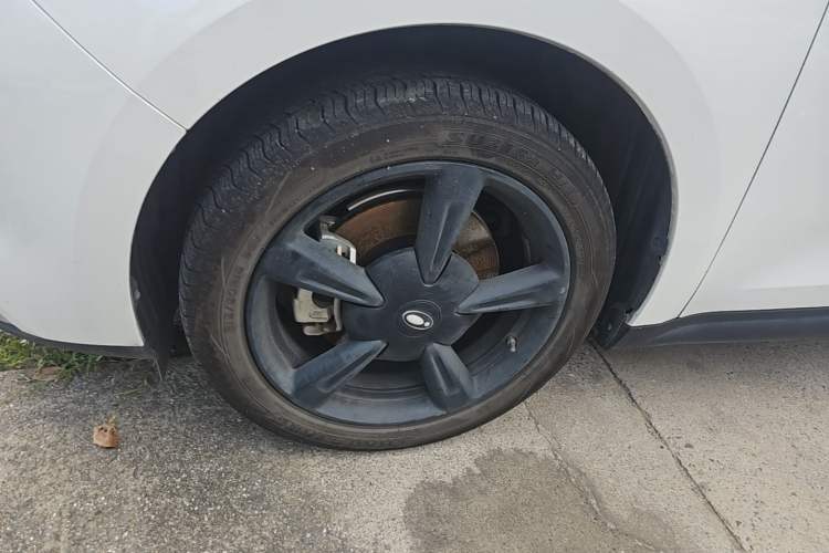 Used ORA Good Cat 2024 401 km Luxury Version Left Front Wheel Hub