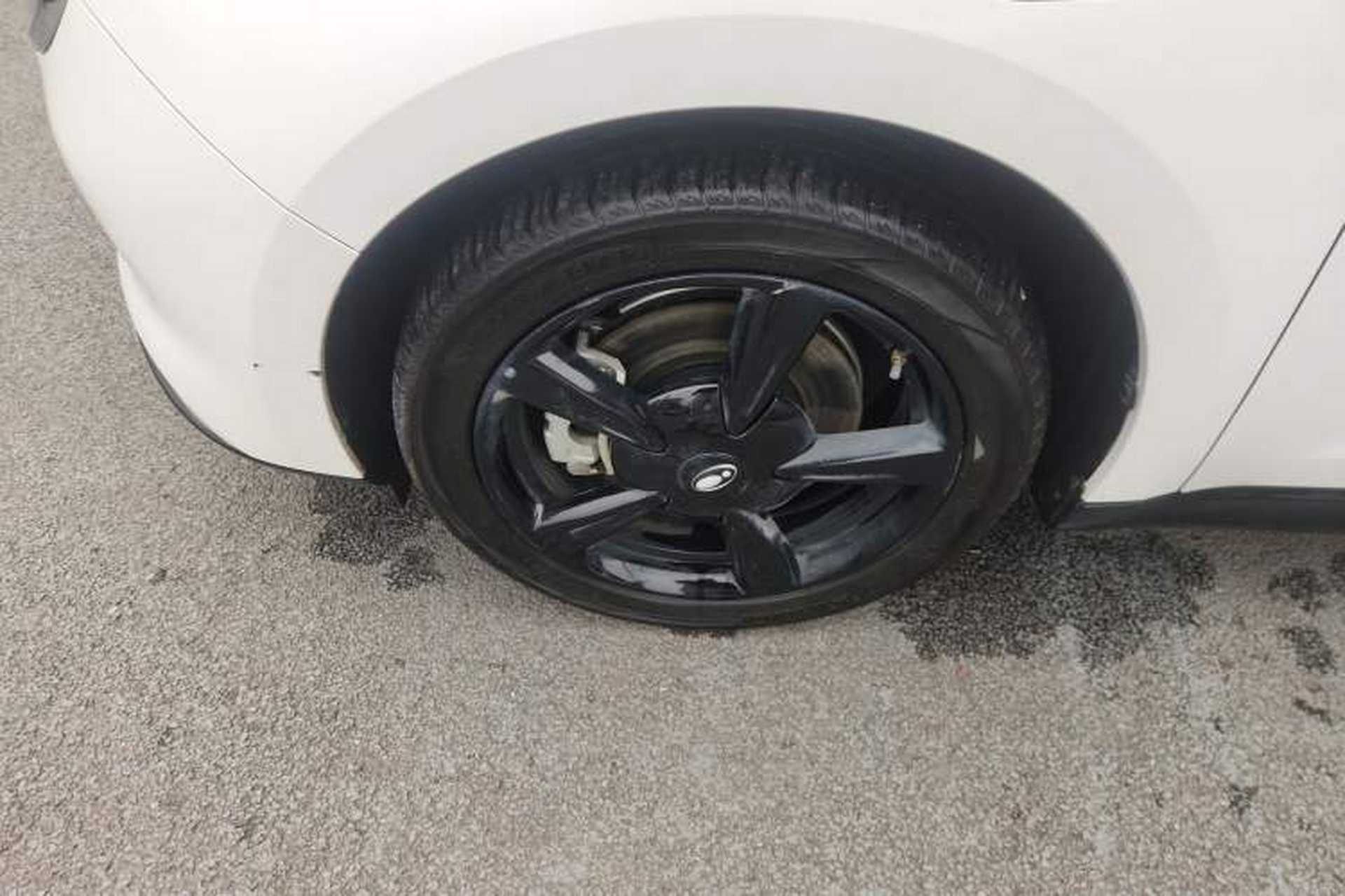 Used ORA Good Cat 2024 401 km Luxury Version Left Front Wheel Hub