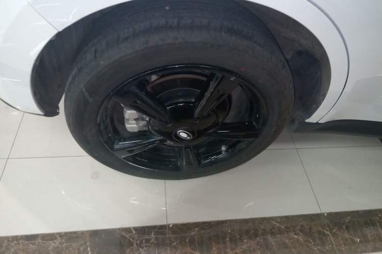 Used ORA Good Cat 2024 401 km Luxury Version Right Rear Wheel Hub
