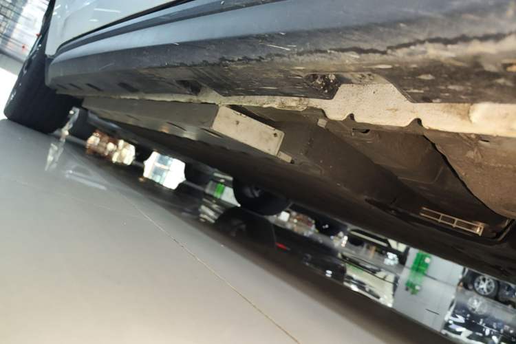Used ORA Good Cat 2024 401 km Range Luxury Version 135 kW Right Side Sill