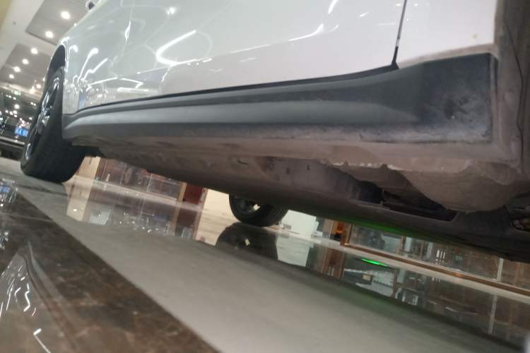 Used ORA Good Cat 2024 401 km Luxury Version Right Side Sill