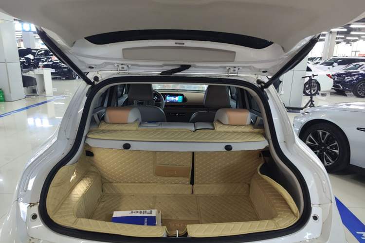 Used ORA Good Cat 2024 401 km Range Luxury Version 135 kW Trunk