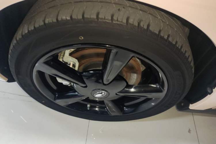 Used ORA Good Cat 2024 401 km Range Luxury Version 135 kW Left Front Wheel Hub