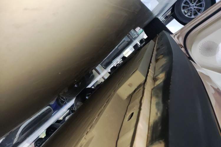 Used ORA Good Cat 2024 401 km Range Luxury Version 135 kW Left Side Sill