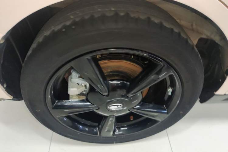 Used ORA Good Cat 2024 401 km Range Luxury Version 135 kW Right Rear Wheel Hub