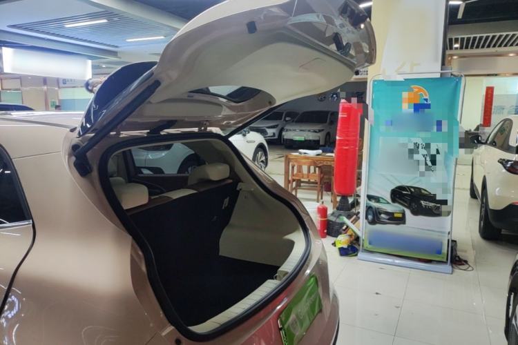 Used ORA Good Cat 2024 401 km Range Luxury Version 135 kW Trunk