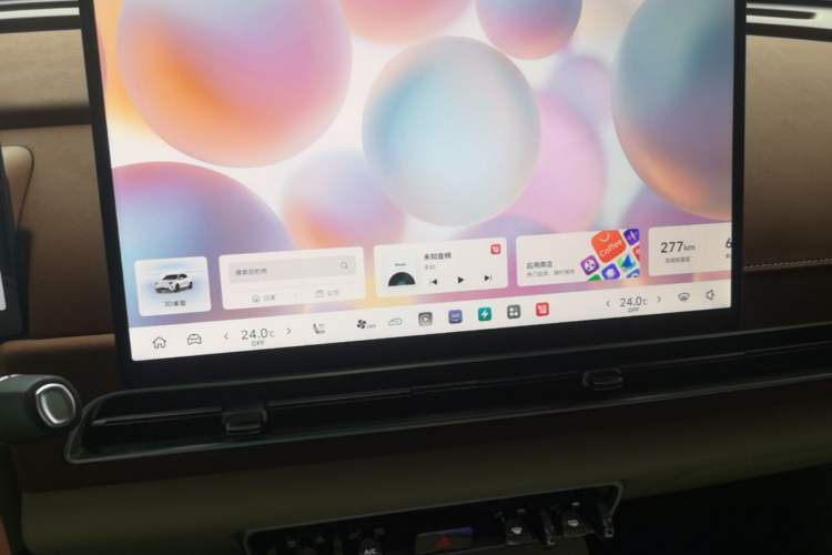 Used ORA Good Cat 2025 Model, 430 km Luxury Version Audio And AC Panel