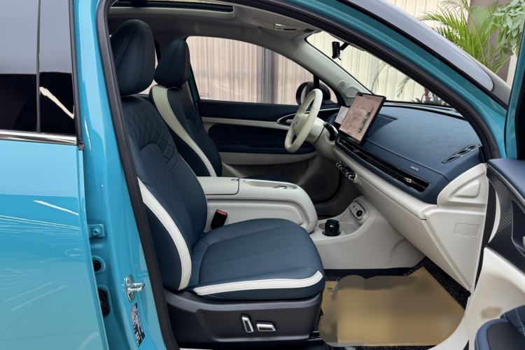 Used ORA Good Cat 2025 Model, 430 km Prestige Version Interior 4