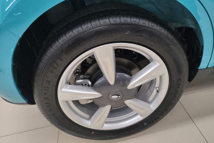 Used ORA Good Cat 2025 Model, 430 km Prestige Version Right Rear Wheel Hub