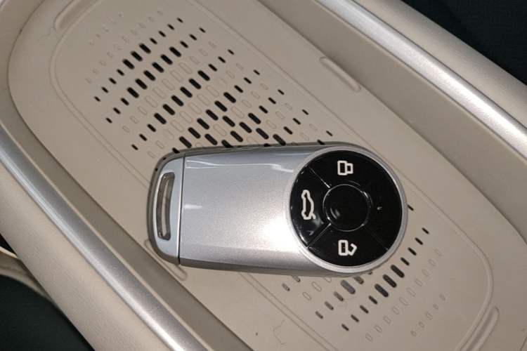 Used ORA Good Cat 2025 Model, 430 km Prestige Version Vehicle Key