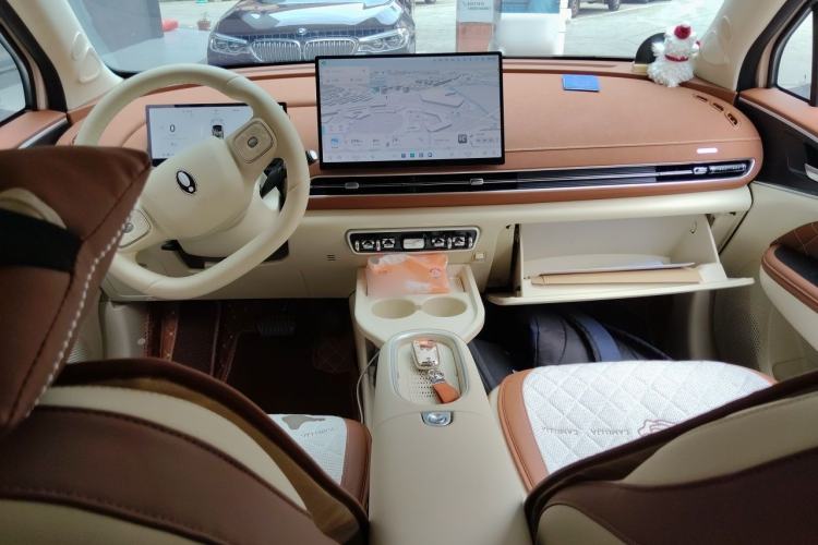 Used ORA Good Cat 2025 Model, 430 km Prestige Version Center Console