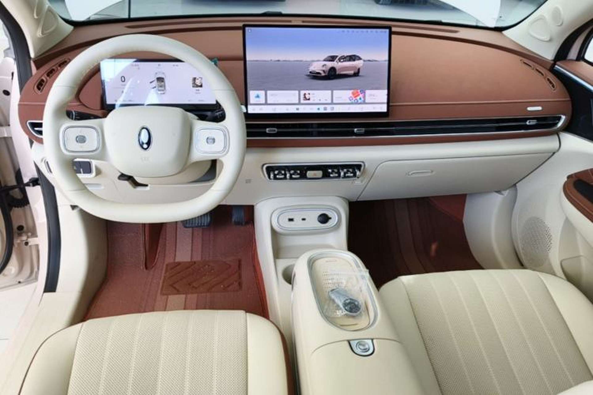 Used ORA Good Cat 2025 Model, 430 km Prestige Version Center Console