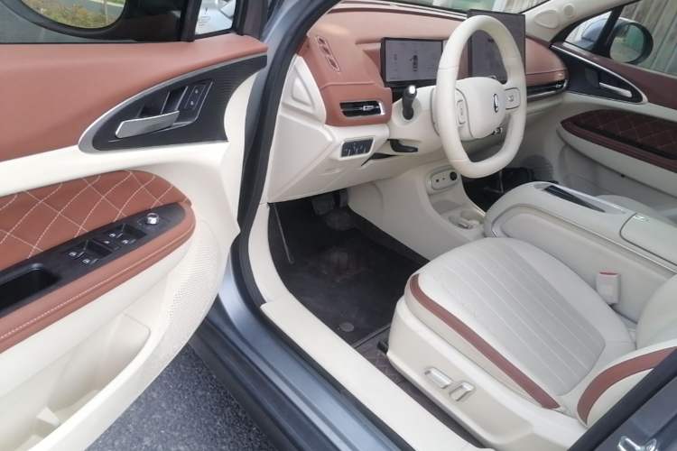 Used ORA Good Cat 2025 Model, 430 km Prestige Version Driver Seat