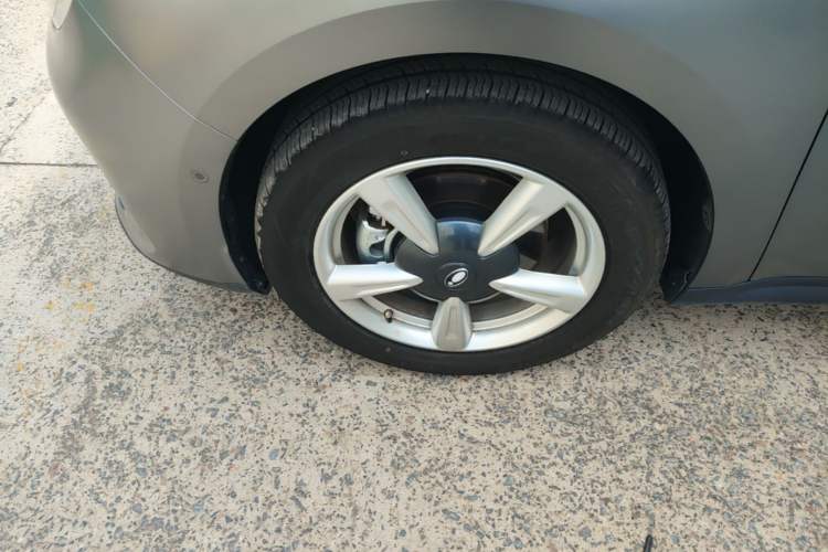 Used ORA Good Cat 2025 Model, 430 km Prestige Version Left Front Wheel Hub
