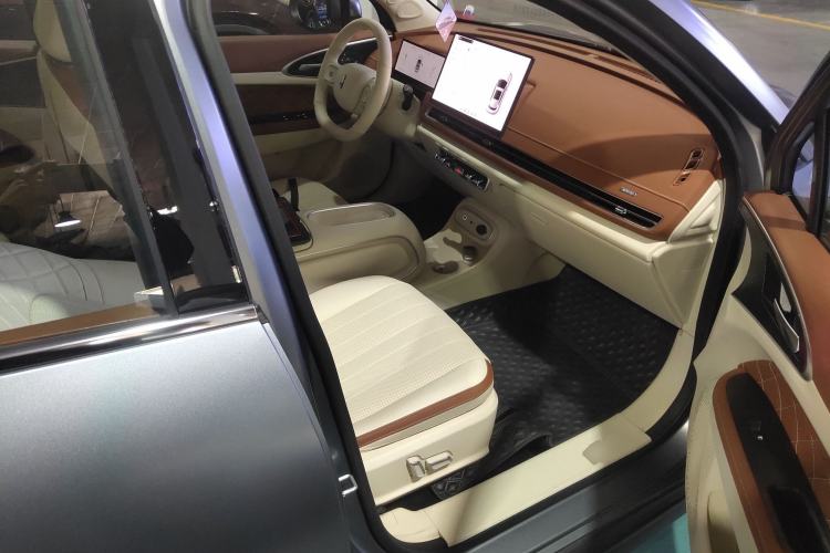 Used ORA Good Cat 2025 Model, 430 km Prestige Version Right Front Seat