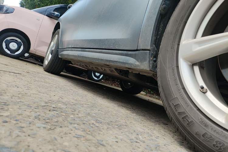 Used ORA Good Cat 2025 Model, 430 km Prestige Version Right Side Sill