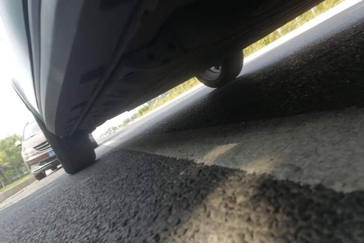 Used ORA Good Cat 2025 Model, 430 km Prestige Version Right Side Sill