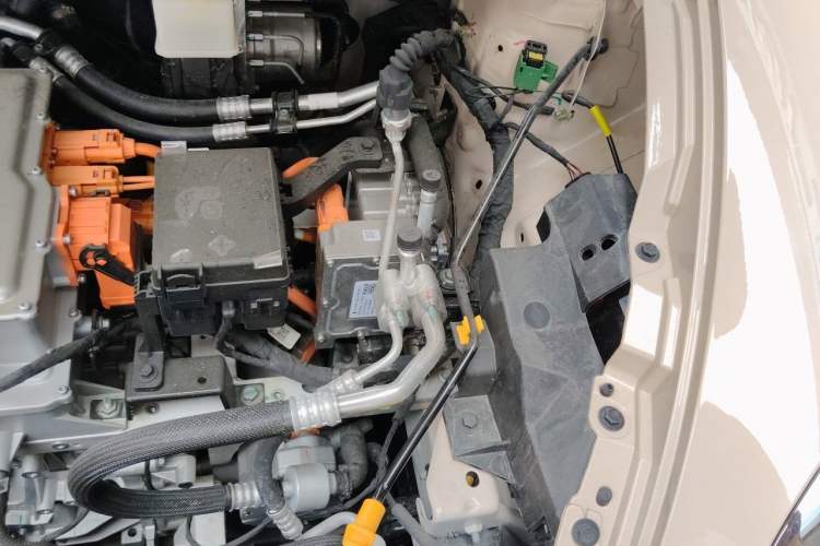 Used ORA Good Cat 2025 Model, 430 km Prestige Version Engine Bay Left