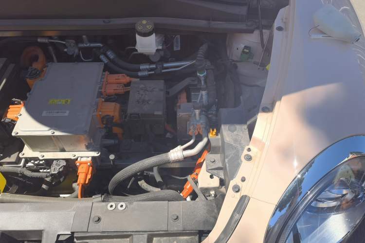 Used ORA Good Cat 2025 Model, 401km Classic Edition Engine Bay Left