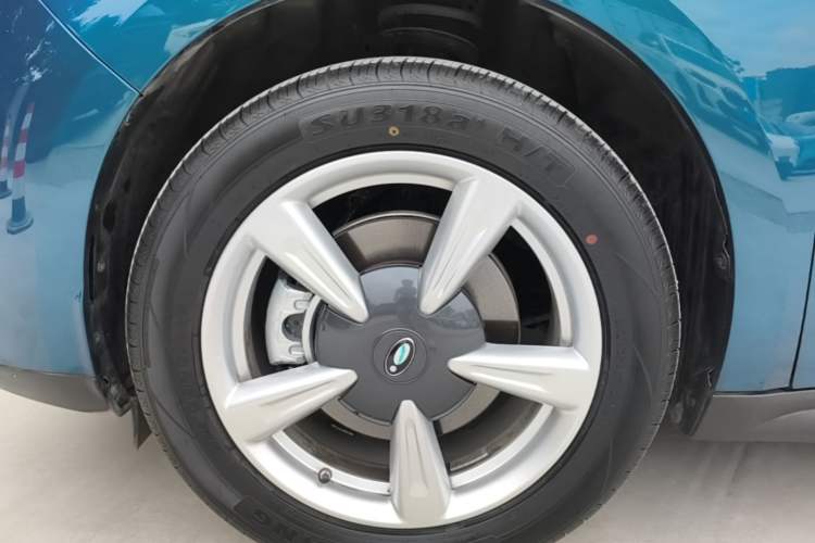Used ORA Good Cat 2025 Model, 430 km Luxury Version Left Front Wheel Hub