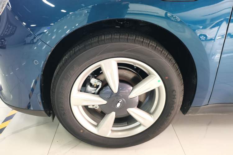 Used ORA Good Cat 2025 Model, 430 km Prestige Version Left Front Wheel Hub