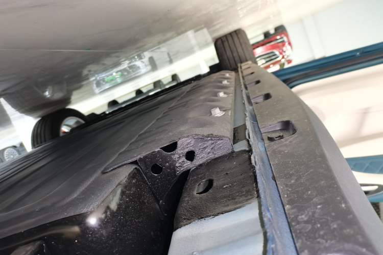 Used ORA Good Cat 2025 Model, 430 km Prestige Version Left Side Sill