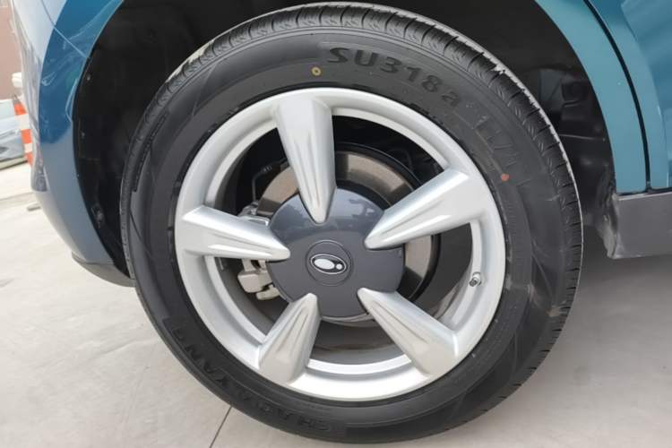 Used ORA Good Cat 2025 Model, 430 km Luxury Version Right Rear Wheel Hub