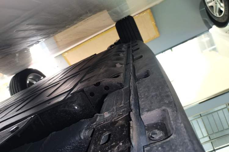 Used ORA Good Cat 2025 Model, 430 km Prestige Version Right Side Sill