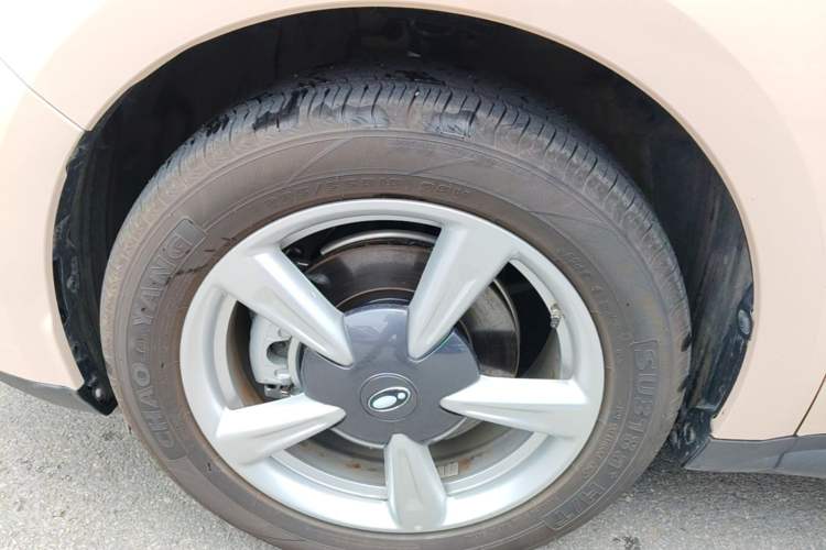 Used ORA Good Cat 2025 Model, 430 km Luxury Version Left Front Wheel Hub