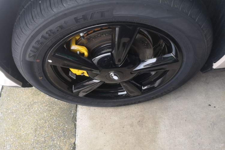 Used ORA Good Cat 2025 Model, 430 km Luxury Version Left Front Wheel Hub