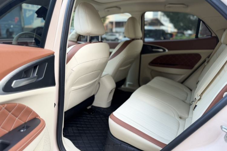 Used ORA Good Cat 2025 Model, 430 km Prestige Version Interior 6