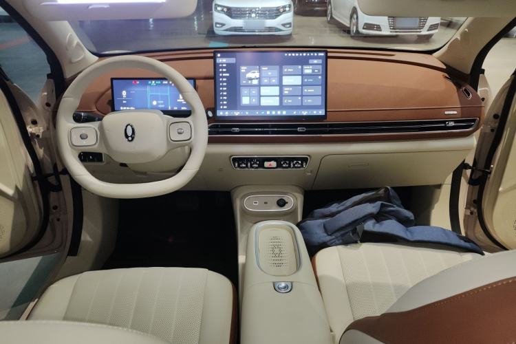 Used ORA Good Cat 2025 Model, 430 km Prestige Version Center Console
