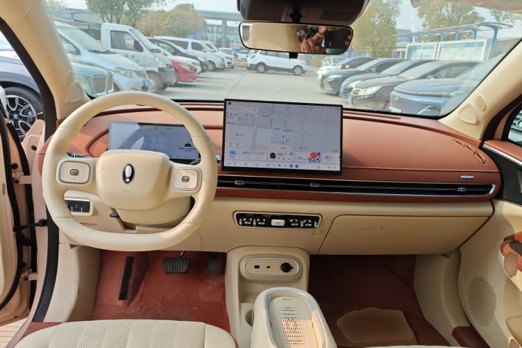 Used ORA Good Cat 2025 Model, 430 km Luxury Version Center Console