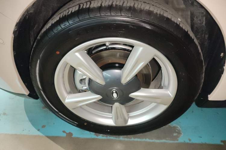 Used ORA Good Cat 2025 Model, 430 km Prestige Version Left Front Wheel Hub