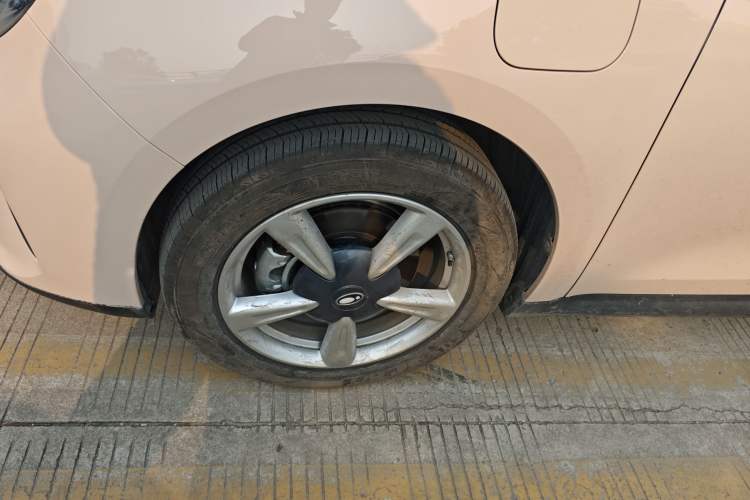 Used ORA Good Cat 2025 Model, 430 km Luxury Version Left Front Wheel Hub