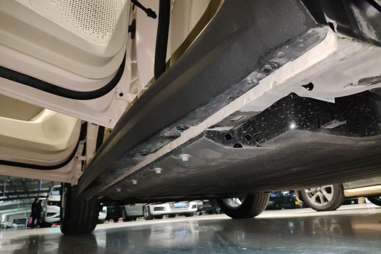 Used ORA Good Cat 2025 Model, 430 km Prestige Version Left Side Sill