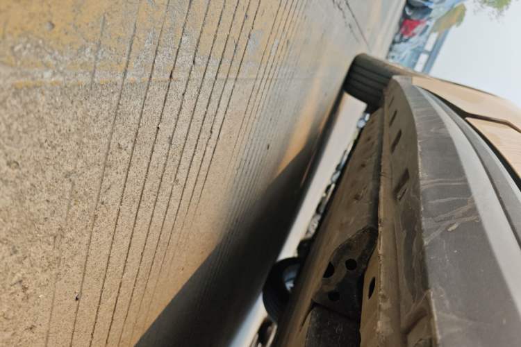 Used ORA Good Cat 2025 Model, 430 km Luxury Version Left Side Sill