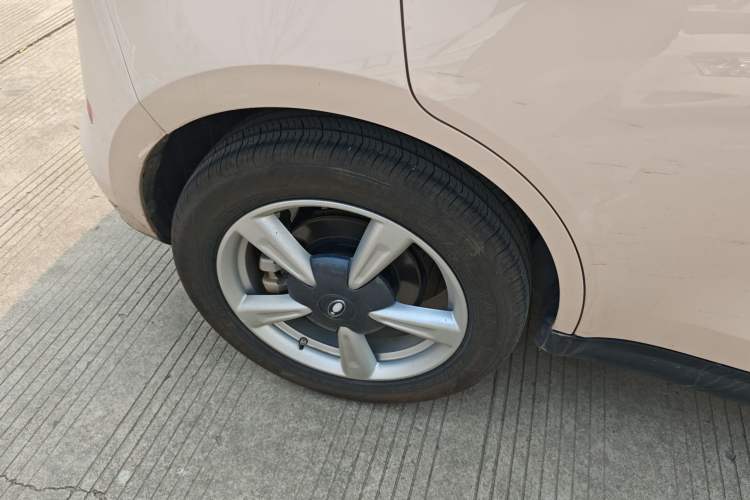 Used ORA Good Cat 2025 Model, 430 km Luxury Version Right Rear Wheel Hub
