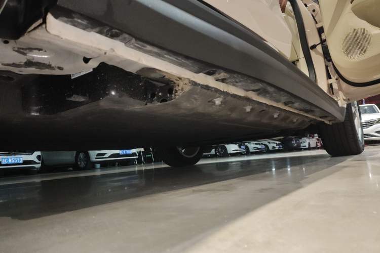 Used ORA Good Cat 2025 Model, 430 km Prestige Version Right Side Sill